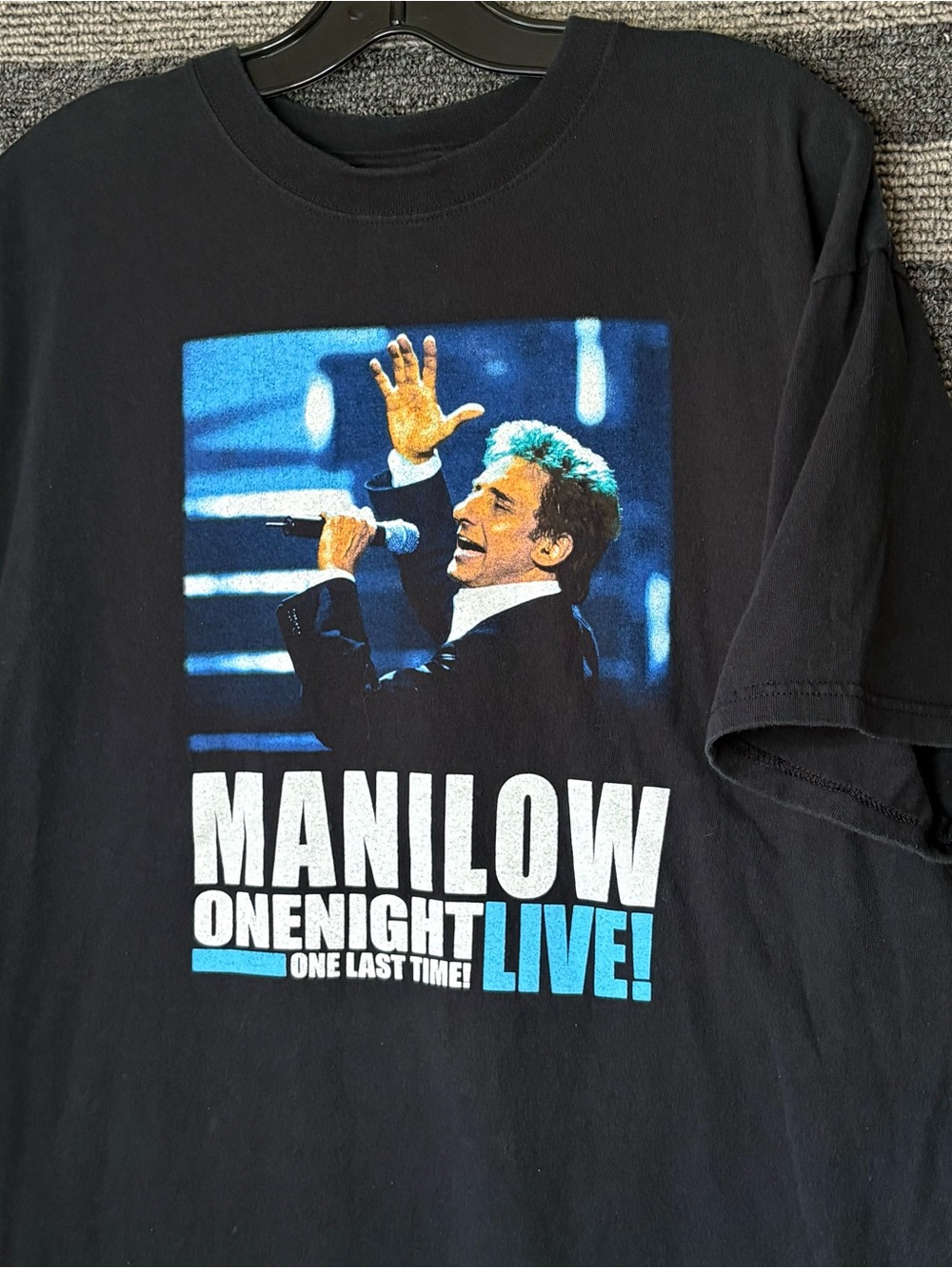 Vintage Barry Manilow 2004 One Night Live Tour Black Band T-Shirt Men’s XL EUC - Picture 2 of 6
